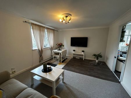 2 Bed Maisonette, Sandhills, SM6 - Photo 5