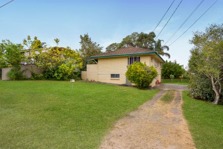 Spacious Family Home with Multiple Living Areas on a Large Block - Photo 5