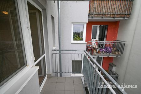 Pronájem bytu 1+kk 30 m² - Fotografie 3