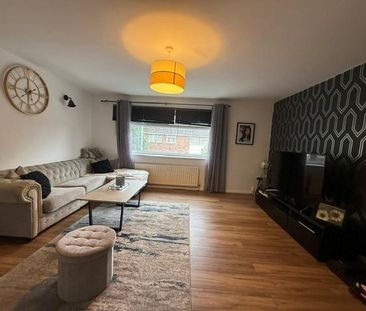 3 bedroom flat to rent - Photo 1