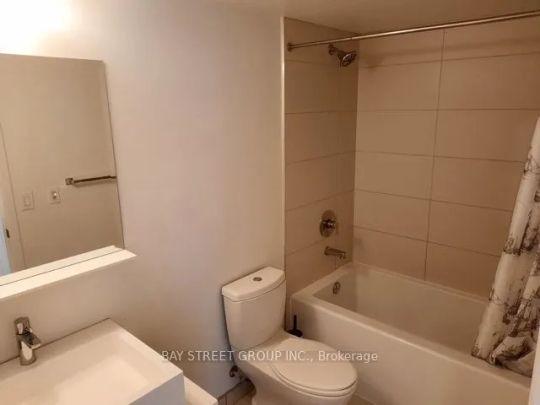 Condo Townhouse For Lease | W9249518 - Photo 1