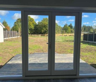 Hounds Grove, Noak Hill, RM4 - Photo 2