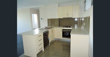 Superb Modern Unit with Courtyard & Air Conditioning - Photo 4