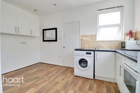 2 bedroom flat to rent - Photo 2