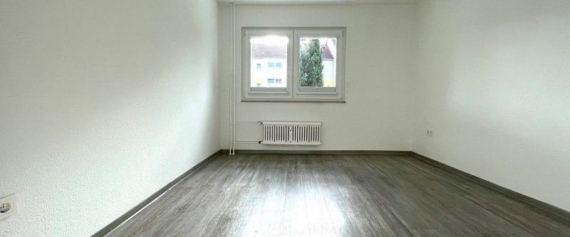 Frisch renovierte 3-Zimmer Wohnung mit brandneuem Badezimmer! - Photo 1