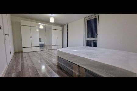 2 Bed Flat, Panoramic Tower, E14 - Photo 2
