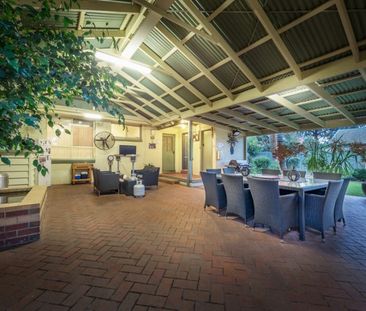 The Perfect Outdoor Entertainer at a Perfect Location - Photo 4