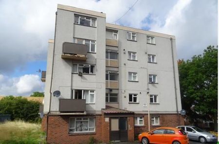 2 bedroom flat to rent - Photo 2