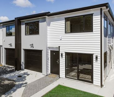 4 Bedroom Near New Town House !!!! - Photo 4
