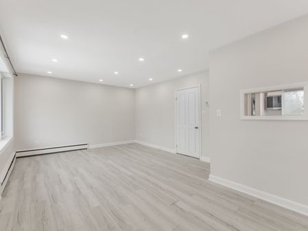 For Lease - 708 Carnegie Avenue Unit# Upper, Oshawa, Ontario - Photo 4