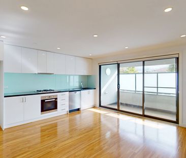 Modern Comfort Meets Inner-East Convenience - Photo 3