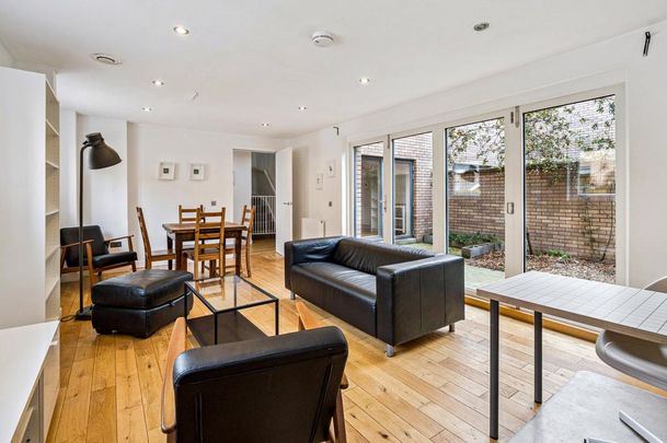 3 bedroom terraced house to rent - Photo 1