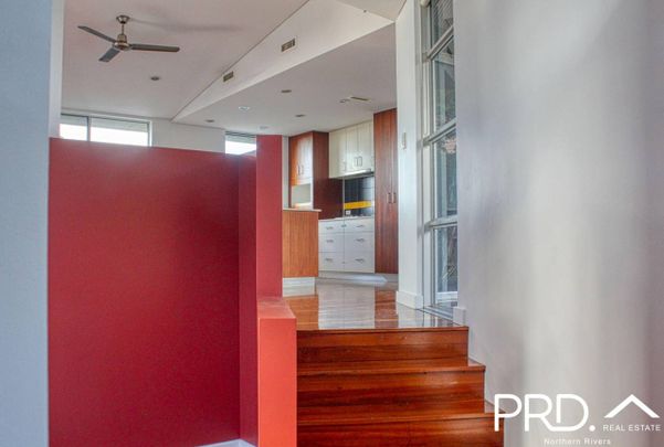 Spacious Modern Home - Photo 1