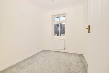 3 bedroom end of terrace house to rent - Photo 3