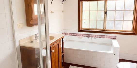 Quality furnished unit in prime location - Photo 3