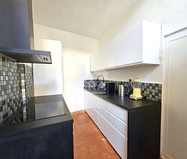 A LOUER Lançon Provence Appartement Meublé 3 pièce(s) 69m2 - 2 cham... - Photo 1