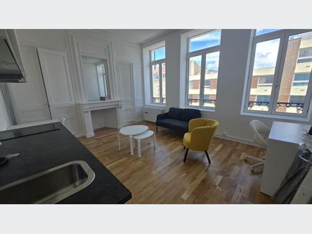 Appartement à Louer à LILLE 850 € - Photo 2