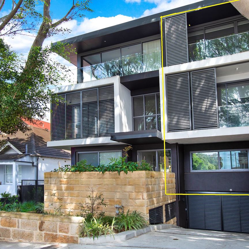 2/32 Beach Street, Coogee. - Photo 1