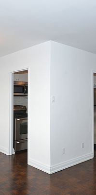 30 Hillsboro Avenue - Photo 1