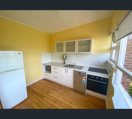 5/18 Maning Avenue, Sandy Bay, Tas 7005 - Photo 3