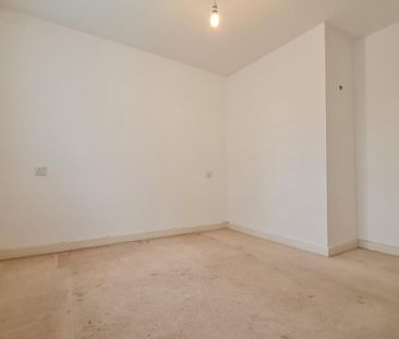 2 bedroom ground floor flat to rent - Photo 2