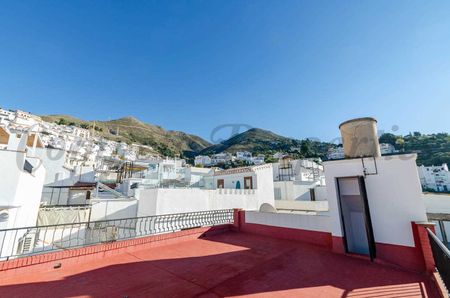 Townhouse in Cómpeta, Inland Andalucia at the foot of the mountains - Photo 2