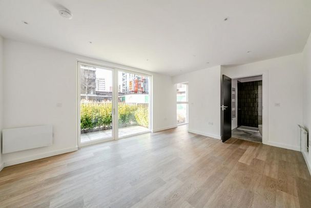 Studio to rent - Photo 1