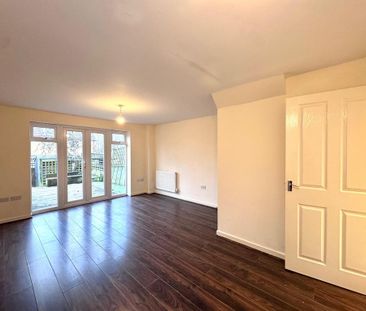 3 bedroom end of terrace house to rent - Photo 1