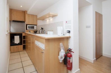 BILLS INCLUDED - Studio flat to rent in Pimlico, London SW1V - Photo 5