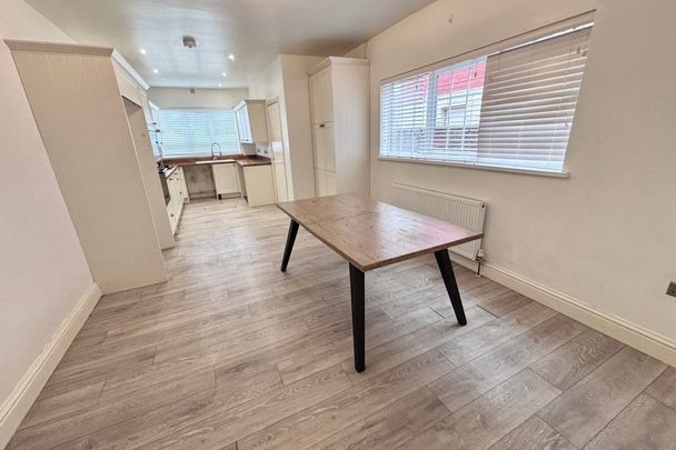 Alliance Avenue, HULL - Photo 1