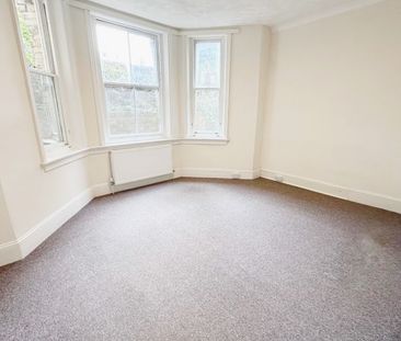 2 Bedroom Flat, The Drive, Hove - Photo 3