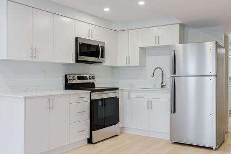 For Lease - 45 Del Francesco Way, Vaughan, Ontario - Photo 5