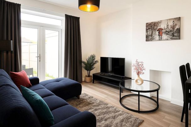 3 Bed Terraced House, Links Avenue, SM4 - Photo 1