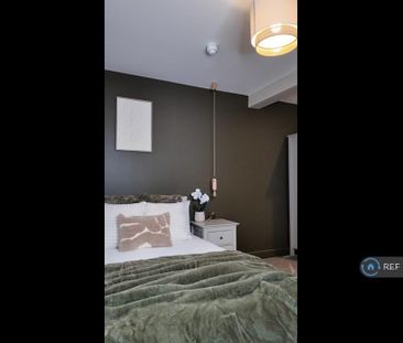 1 bedroom in a house share to rent - Photo 4