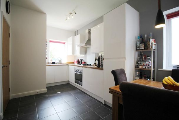 3 bedroom semi-detached house to rent - Photo 1