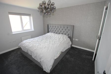 4 bedroom detached house to rent - Photo 4