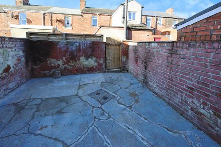 2 bedroom terraced house to rent - Photo 2