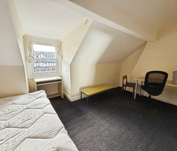 6 bedroom end of terrace house to rent - Photo 1