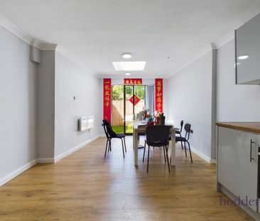 3 bedroom end of terrace house to rent - Photo 1
