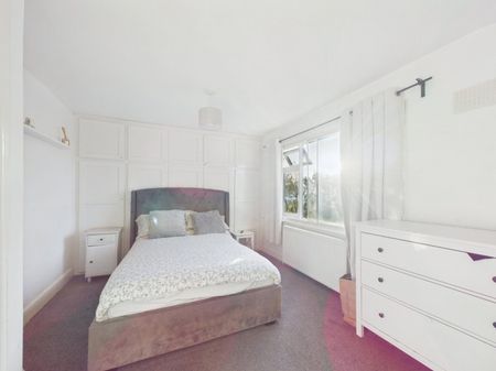 Coppermill Road, Wraysbury, Staines-Upon-Thames,TW19 - Photo 4
