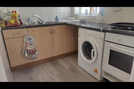 Room in a Shared Flat, Golders Green Road, NW11 - Photo 5