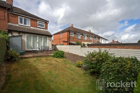 3 bedroom semi-detached house to rent - Photo 2