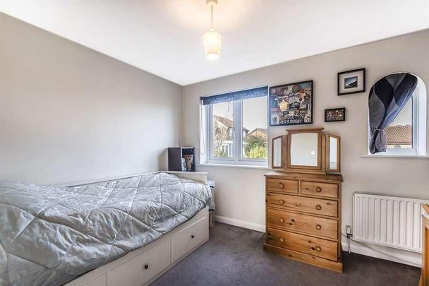 Stephen Close, Twyford, RG10 - Photo 1