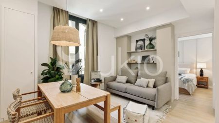 Apartamento de alquiler en Carrer de Les Jonqueres, Sant Pere, Sta. Caterina i la Ribera - Photo 3