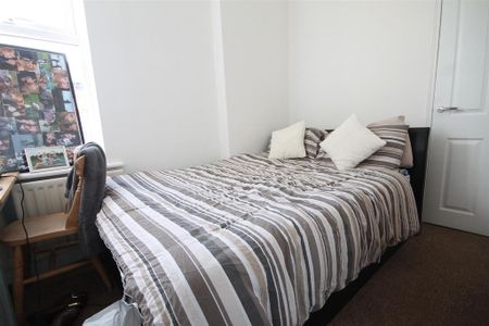 3 bedroom apartment to rent - Photo 5