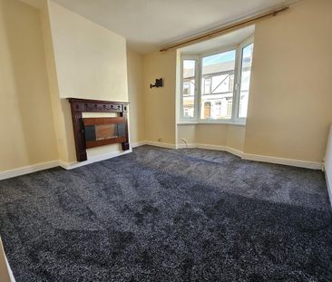 3 bedroom end of terrace house to rent - Photo 1