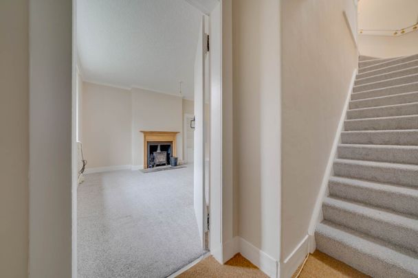 Price £999 pcm - Available 01/12/2025 - Unfurnished - Photo 1