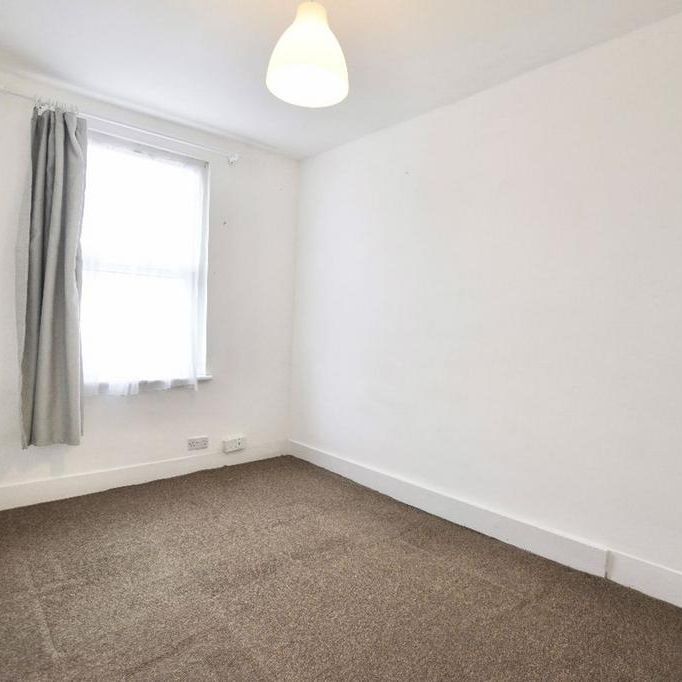 4 bedroom terraced house to rent - Photo 1