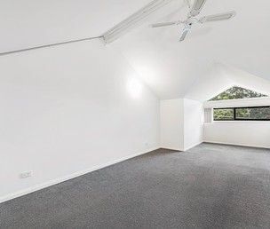 Three-bedroom Townhouse in Prime Wollstonecraft Location - Photo 5