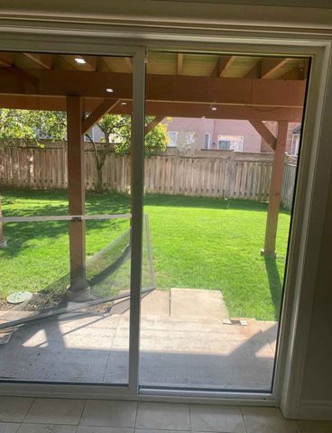 For Lease - 31 Harbourtown Crescent, Brampton, Ontario - Photo 5